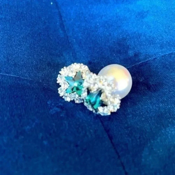 Fashion earrings with crystals from Swarowski 2 in 1 with a pearl option as well - Picture 1 of 11